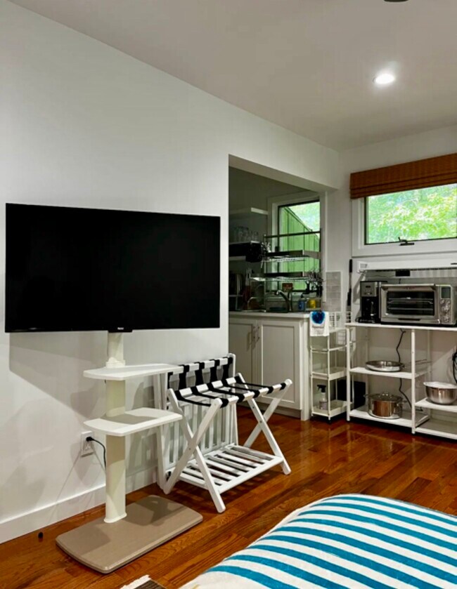 5 Highland Ln unit Ground Level Basemen, East Hampton, NY 11937 - photo 5