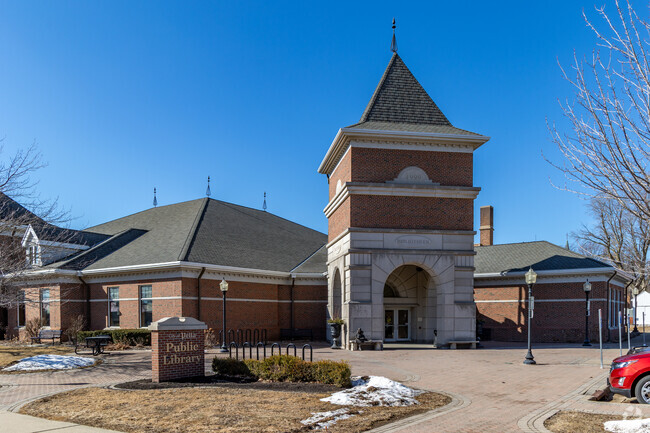 Pella maintains a brand new public library that offers daily classes and events.