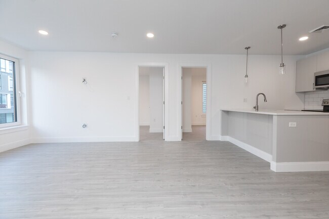 42 N Beacon St unit 102, Boston, MA 02134 - photo 6