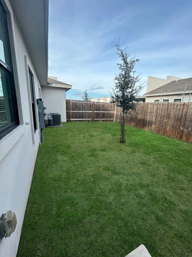 1208 W Harrison Ave unit 2, Alton, TX 78573 - photo 5