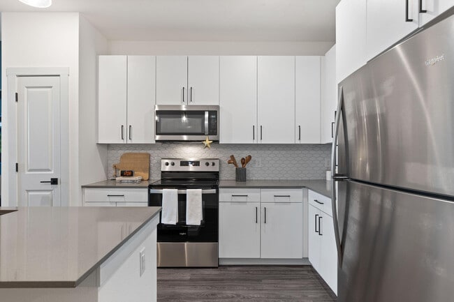 The Plaza Taos, Chandler, AZ 85286 - photo 2