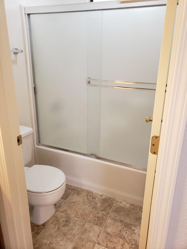 2506 N Walnut Rd, Turlock, CA 95382 - photo 5