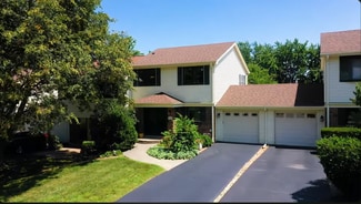 7S485 Lynn Dr, Naperville, IL 60540