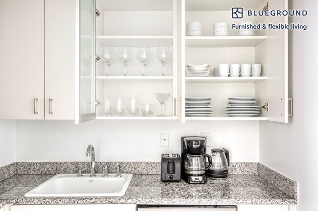 500 W 56th St unit FL7-ID98, New York, NY 10019 - photo 7