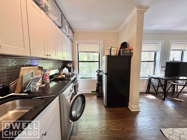 2541 N Seminary Ave unit 2, Chicago, IL 60614 - photo 6