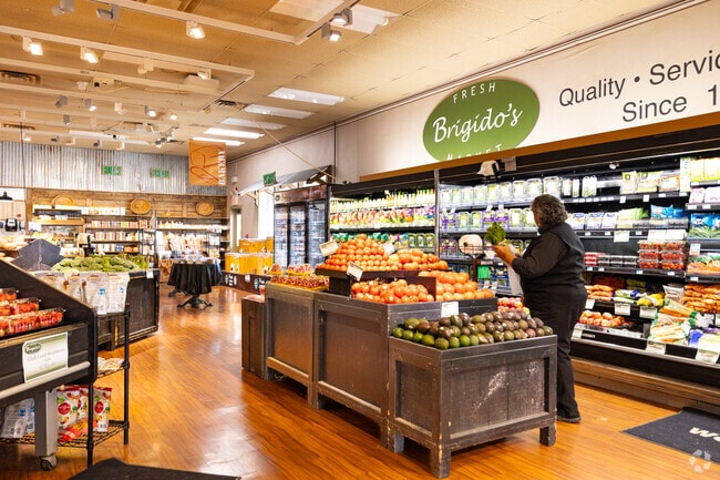 Brigidos is the preferred local grocer in Bishop Heights.