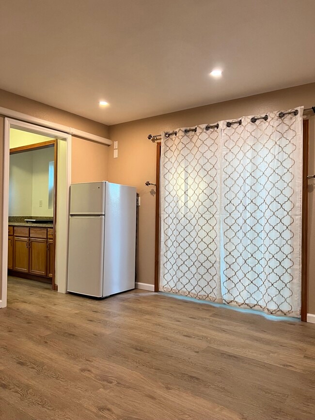 1871 Peach Place unit 2, Concord, CA 94518 - photo 4