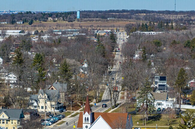 Travel to the state capitol from Oregon is a breeze when you use Highway 18.