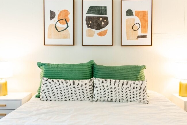 2945 West Way unit Modern Furnished Stu, Redding, CA 96002 - photo 2