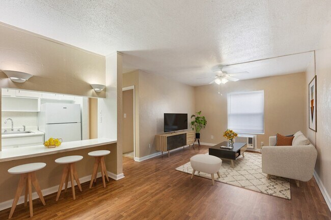 Franklin Pointe, Tallahassee, FL 32301 - photo 2