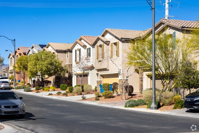 Most homes in La Madre Foothills are tucked inside gated communities.