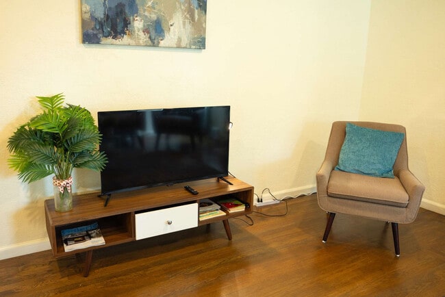 240 E Hedding St unit ID1364158P, San Jose, CA 95112 - photo 4