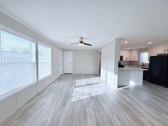 29805 Jamestown Dr, New Baltimore, MI 48051 - photo 6