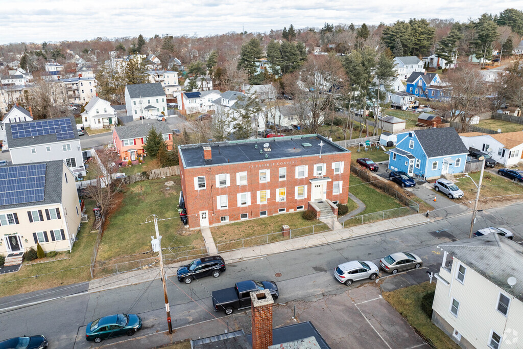 St. Casimir School provides private education in the neighborhood of Montello.