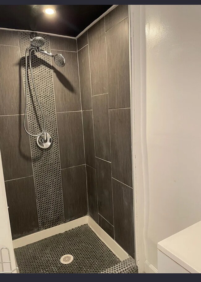 4014 Annellen Rd unit 2, Baltimore, MD 21215 - photo 7