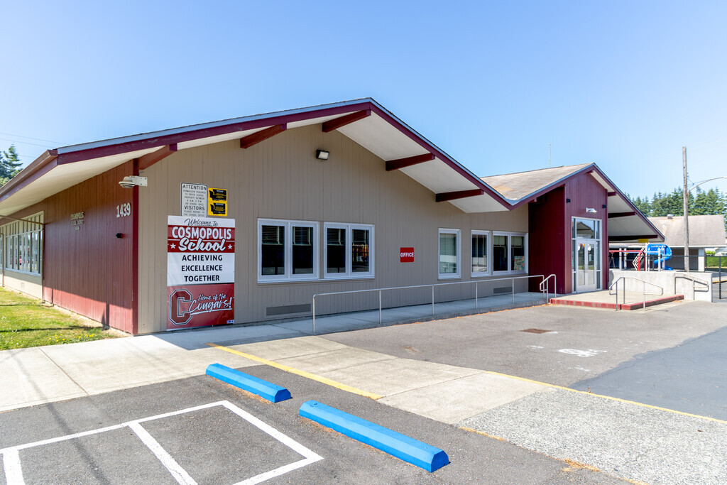 Cosmopolis Elementary School supports and understands its students and their learning process.