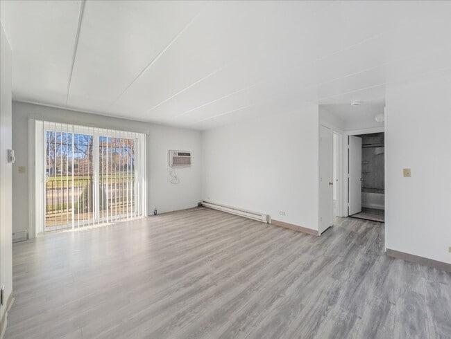 350 S Main St unit 12, Wauconda, IL 60084 - photo 4