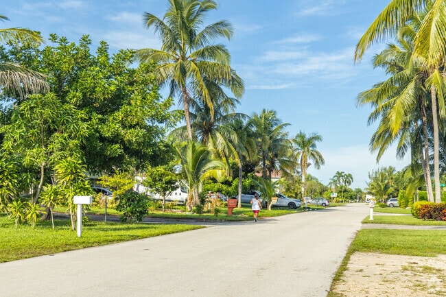 Glen Ridge, FL is an amazing and quiet neighborhood to live in.