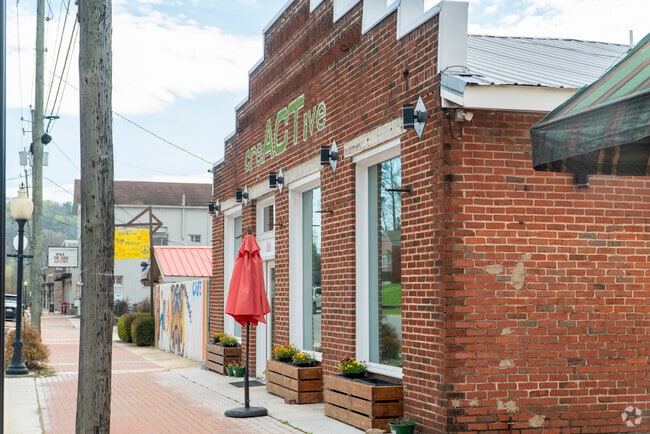 Creactive is a wellness center and cafe in Alabaster, AL.