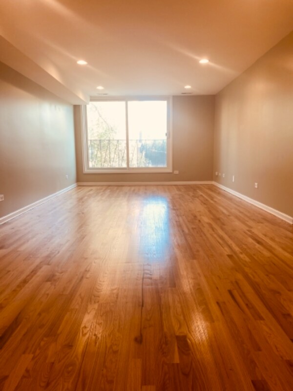 2720 E 75th St Unit 2E, Chicago, IL 60649