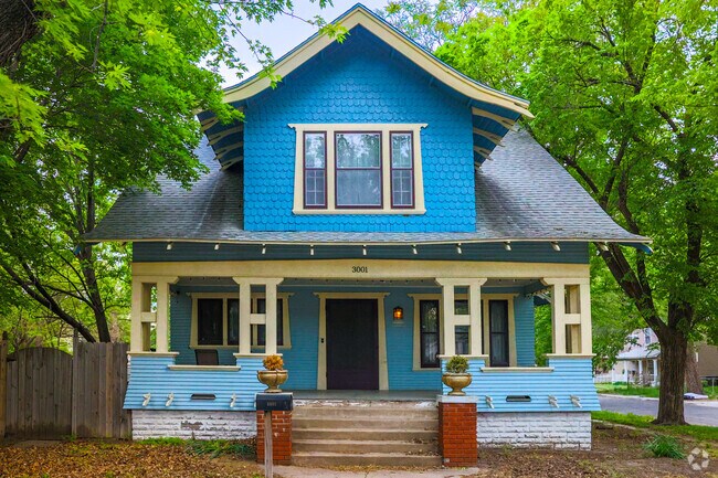Blue provides a fun look on this house in Uptown Wichita.