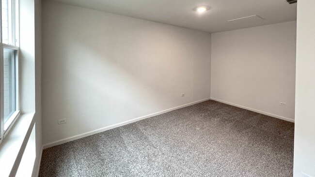 383 Summit Cir, Lombard, IL 60148 - photo 2