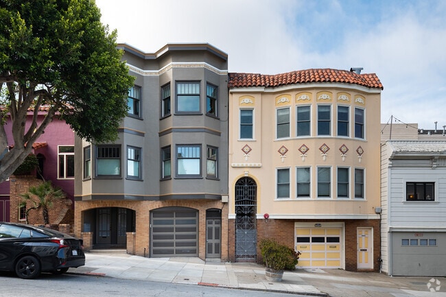 Charming row of homes and apartments in the heart of Duboce Triangle.