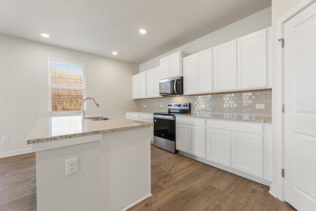 5308 Carodel Farm Way, Flowery Branch, GA 30542 - photo 4