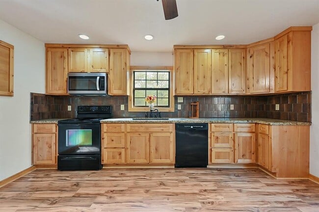 11150 Lafountain Ln, Bryan, TX 77808 - photo 7