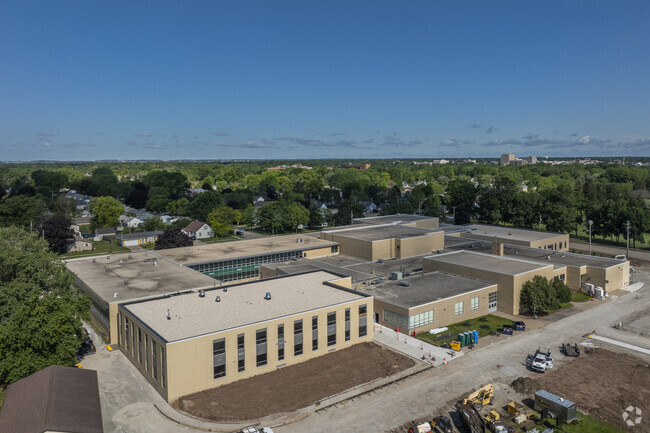 James Madison Middle School serves grades 7-8.