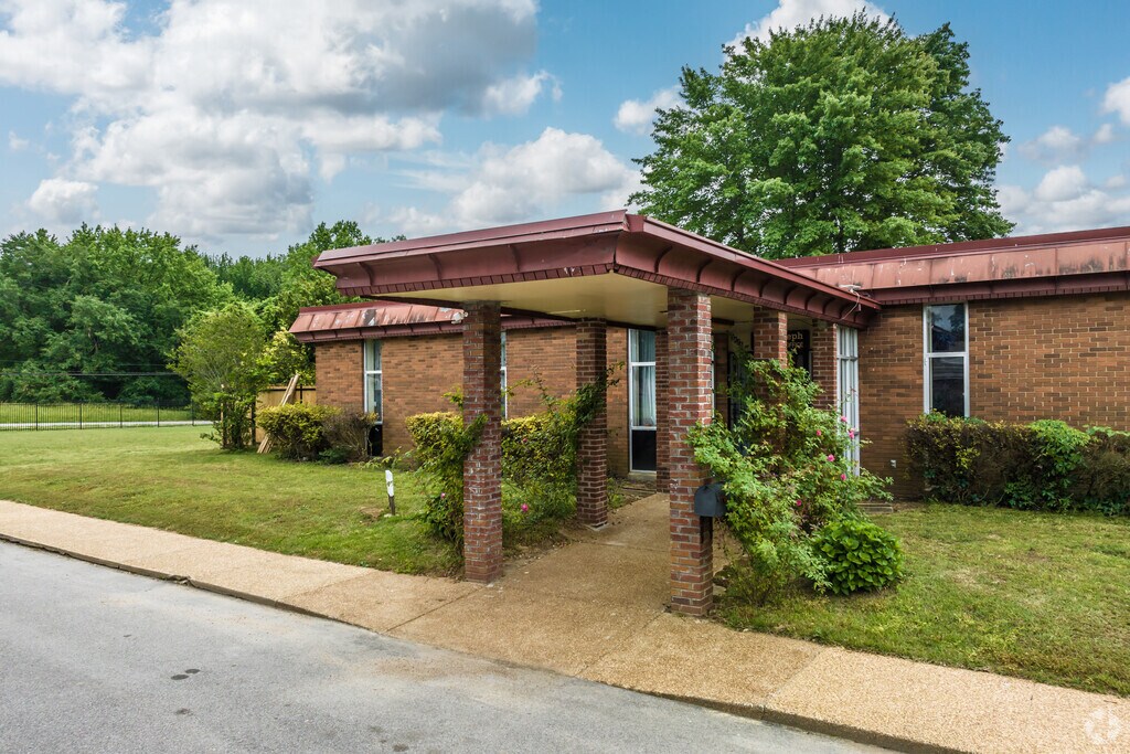 St. Joseph Elementary School is a private School serving students in Memphis.