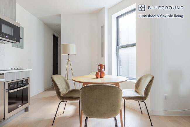 44-74-74 21st St unit FL3-ID1781, Queens, NY 11101 - photo 4