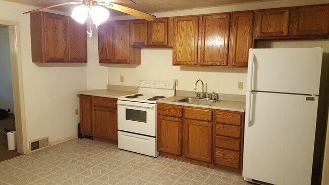 416 Bessemer Ave, Lyndora, PA 16045 - photo 4