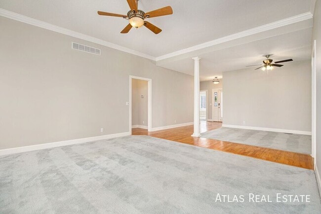 1113 SW Blazing Star Dr, Lees Summit, MO 64081 - photo 3