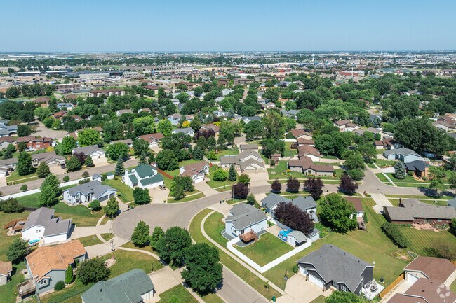 Tintes is conveniently located near major shopping centers in West Fargo.