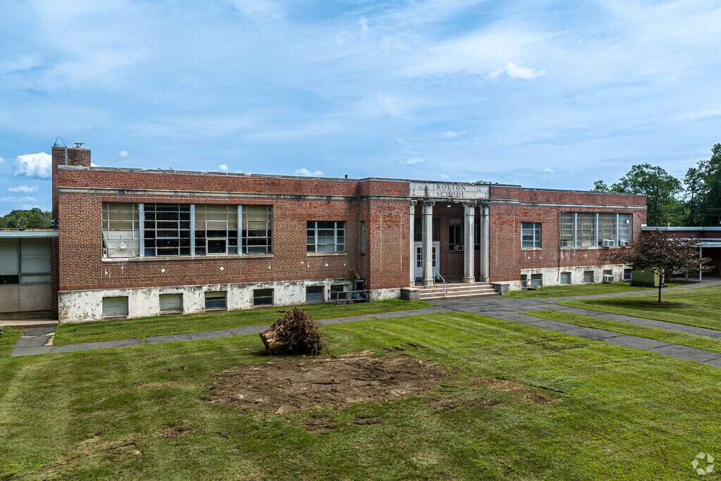 Holy Seed Christian Academy is an alternative for parents who don't want public schools.