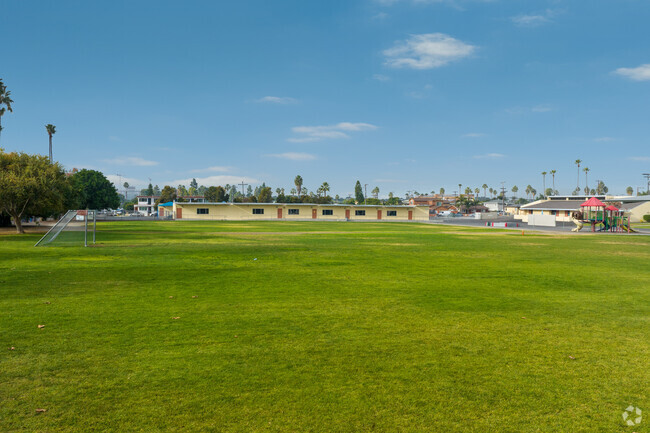 Vista Square Elementary offers many options for exercise.