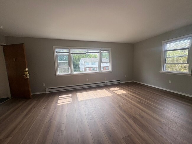 220 Glen Haven Rd unit E, New Haven, CT 06513 - photo 4