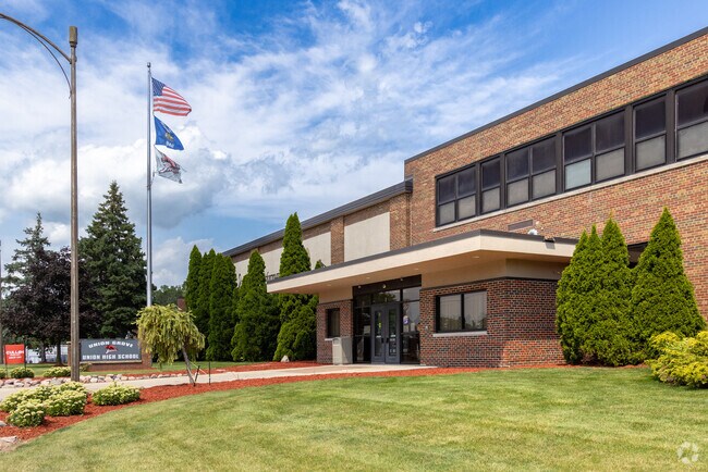 Union Grove High School educates students in grades nine through twelve.