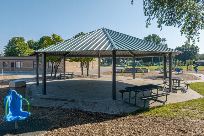 Welcome to Sandy Hill Elementary School, located in Jenison, Michigan!