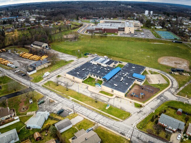 Margaret Ross Elementary is a public K-4 school with a B rating from Niche.