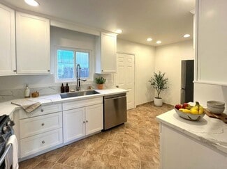 325 E Stocker St, Glendale, CA 91207