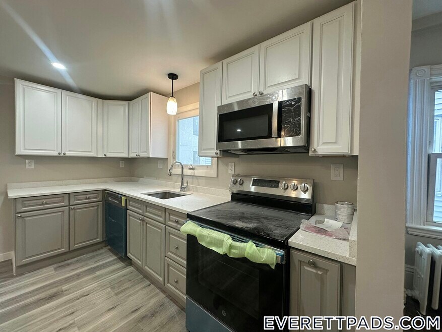 13 Gladstone St, Everett, MA 02149 - photo 1