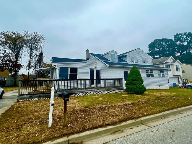 758 209th St unit 2, Pasadena, MD 21122 - photo 2