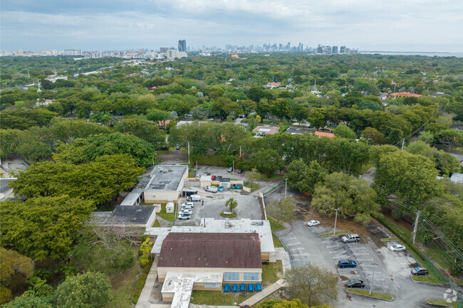 Ponce De Leon Middle School is conveniently located by Coral Estates.