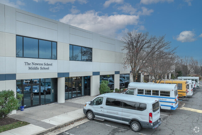 The Newton School School serves students in Loudoun County.