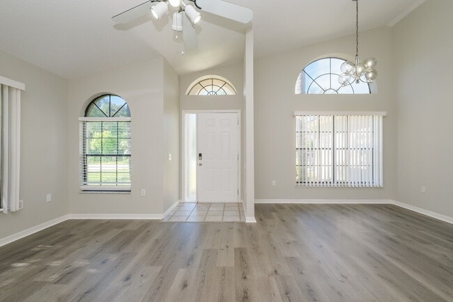 10439 Norvell Rd, Spring Hill, FL 34608 - photo 3