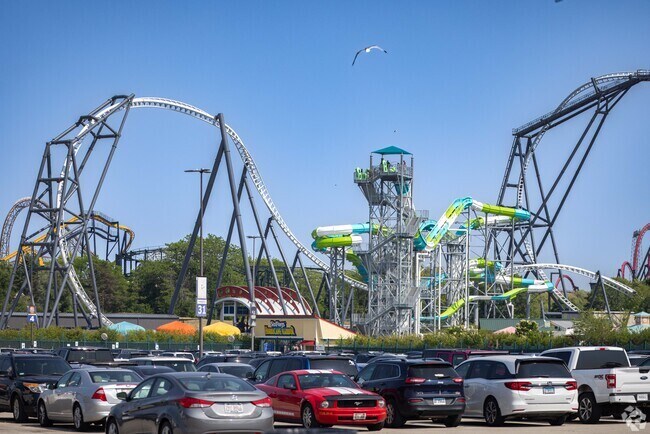Right off the interstate, in Gurnee, you’ll find Six Flags Great America.