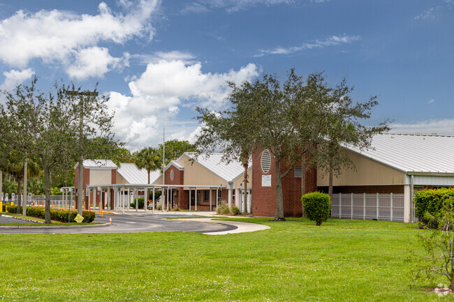 Calusa Park Elementary School in Naples has a circular driveway in front of the entrance.