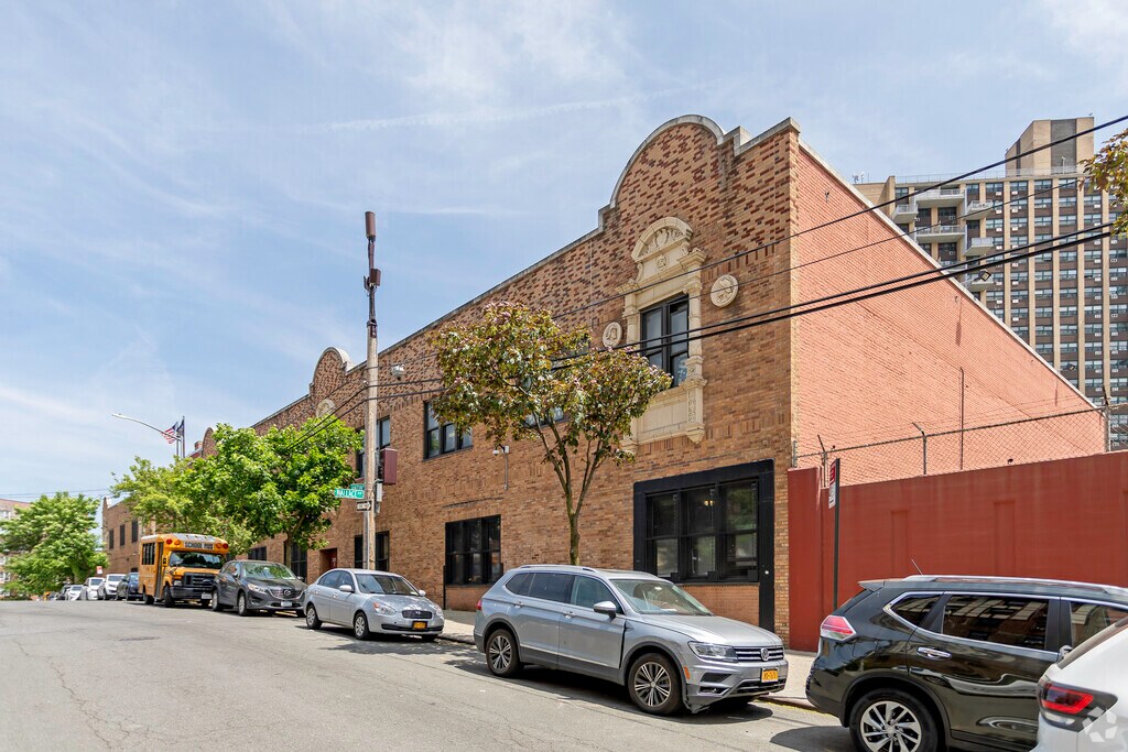 Bronxdale: Bronx High School For The Visual Arts: Here to make sure students graduate with the skills, aptitude and passion for learning.